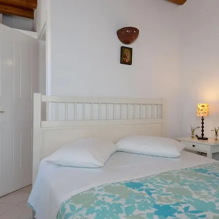Ammos 2 - Seafront Maisonette, Glyfo Beach, Sifnos Holiday home